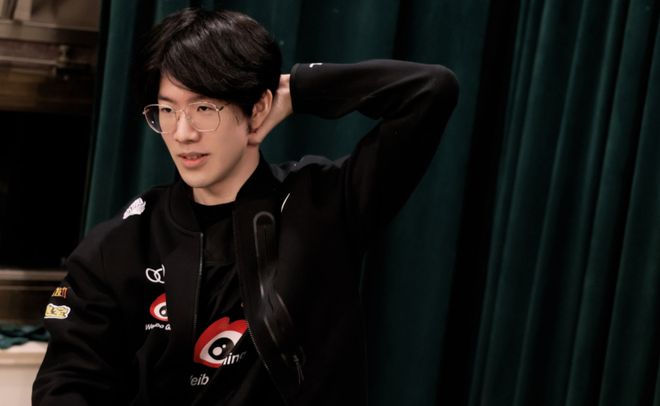 Team Spirit 正式签约17岁的zweih